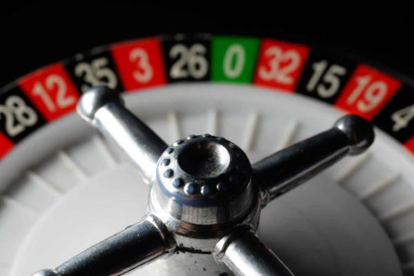 🎡 Ruleta en vivo vs ruleta online: ¿qué opción elegir en España? 1 Ruleta en vivo España con crupier en un casino online regulado